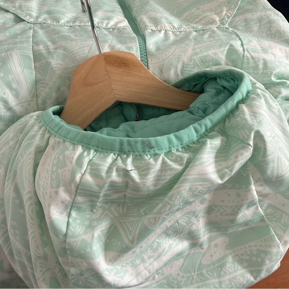 Patagonia Girls Reversible Down Sweater - Picture 9 of 11